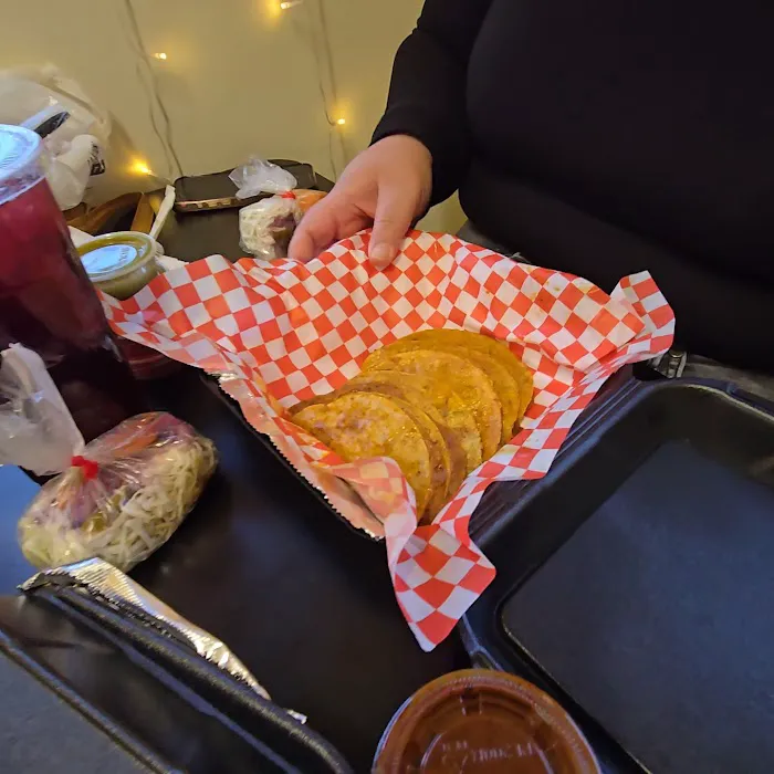 La Salsa Tacos de Canasta Picture 2
