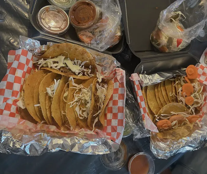 La Salsa Tacos de Canasta Picture 7