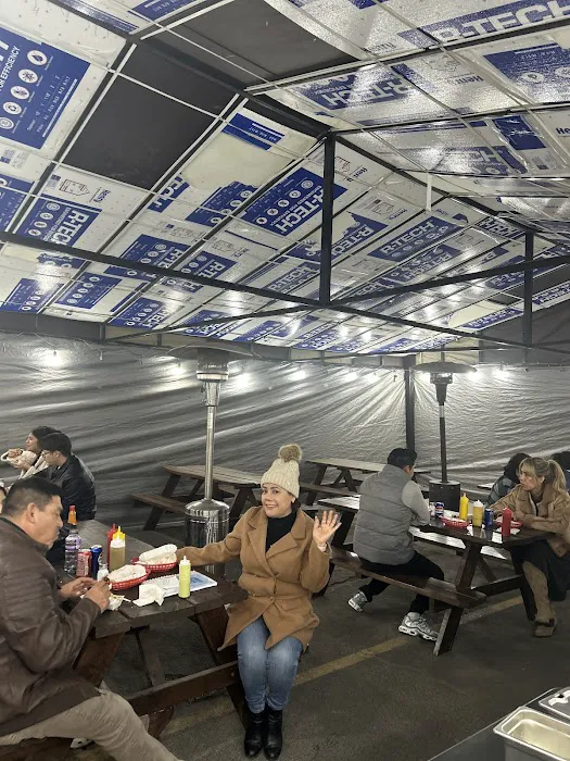 Los Kikirys Hot Dogs Picture 2