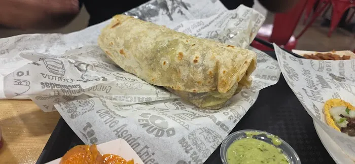 Salsitas tacos al carbón Picture 5