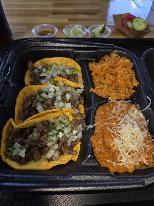 Salsitas tacos al carbón Picture 10