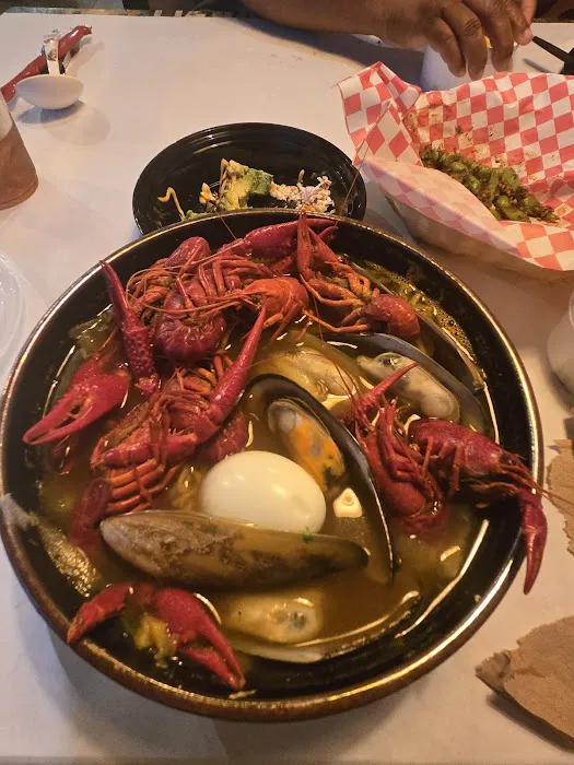 Harbor seafood Cajun house & Ramen Picture 10