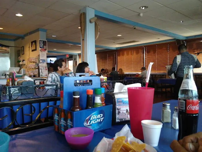 Mariscos El Cochorit Picture 3