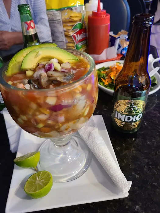 Mariscos El Cochorit Picture 2