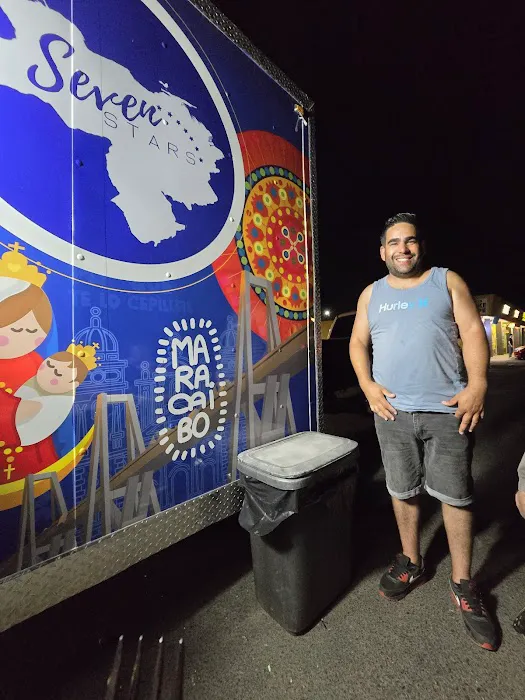 Seven Stars Food Truck Picture 4