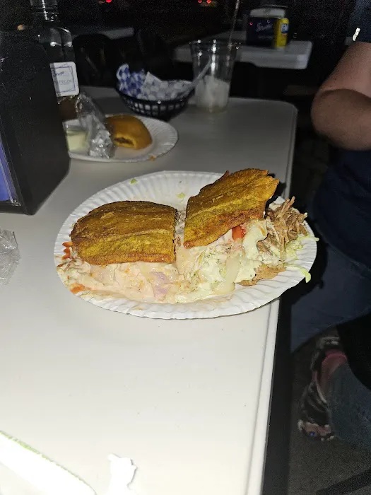 Seven Stars Food Truck Picture 6