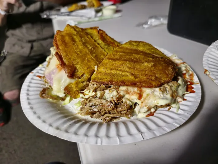 Seven Stars Food Truck Picture 9