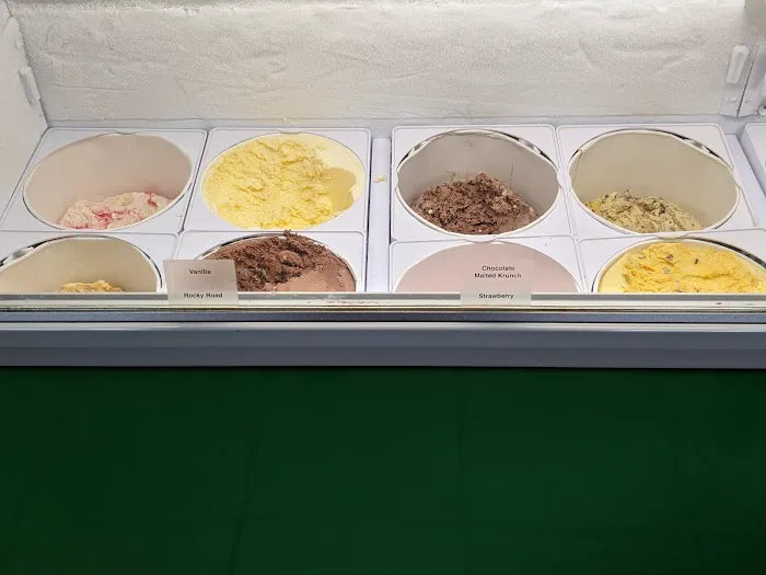 Water and Ice: 40th & Thomas Picture 7