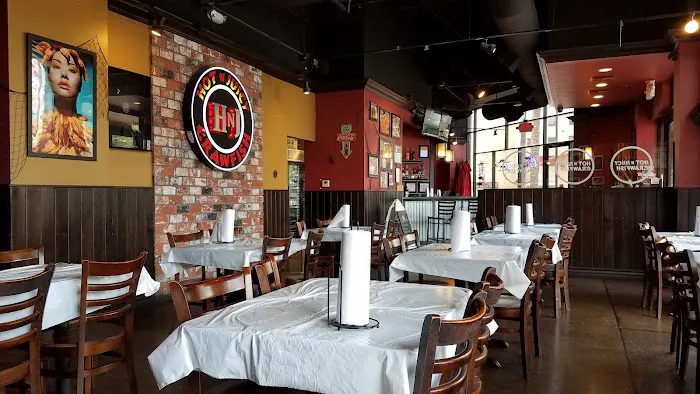 Hot N Juicy Crawfish Picture 9