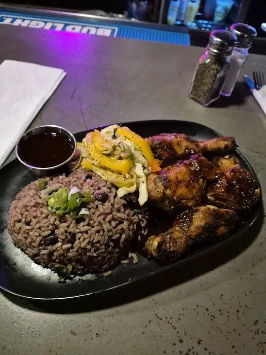 Flavor Eatery and Lounge Picture 2