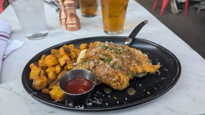 The Yard At Farmer Arts District Picture 3