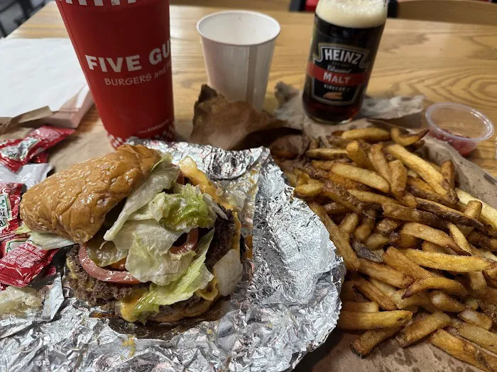 Five Guys Picture 10