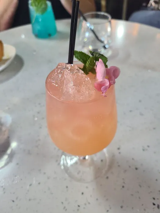 Lush Cafe and Lounge Picture 4