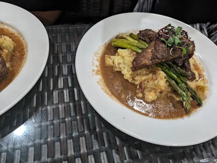 Lush Cafe and Lounge Picture 5