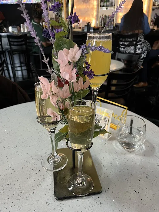 Lush Cafe and Lounge Picture 10