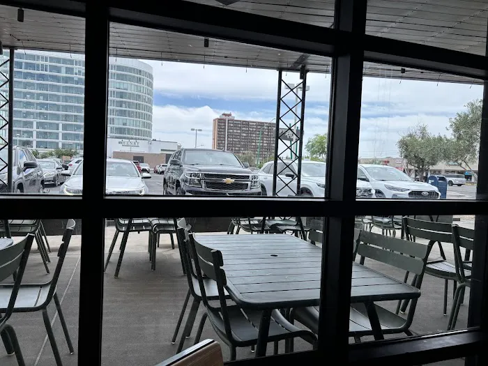 Shake Shack Uptown Plaza - Camelback & Central Picture 8