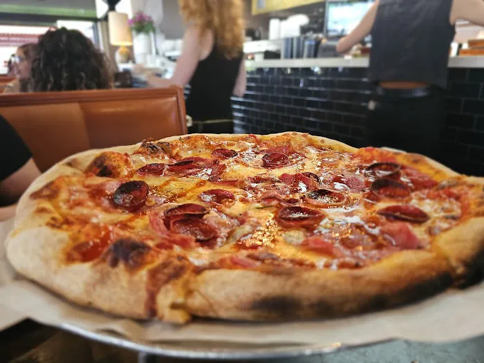 Federal Pizza Picture 6