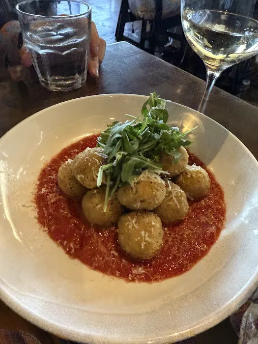 Federal Pizza Picture 3