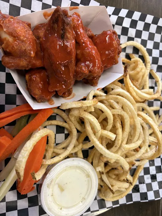 Long Wongs Hot Wings & Pizza Picture 10