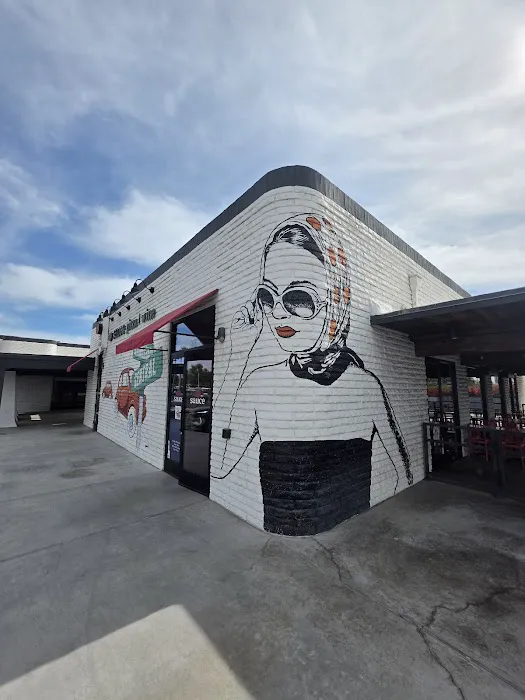 Sauce Pizza & Wine Picture 1