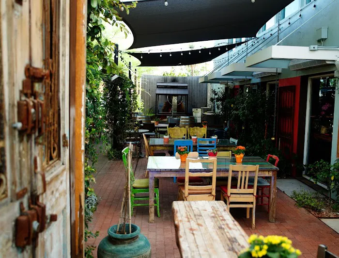 Urban Fraiche Restaurant Picture 3