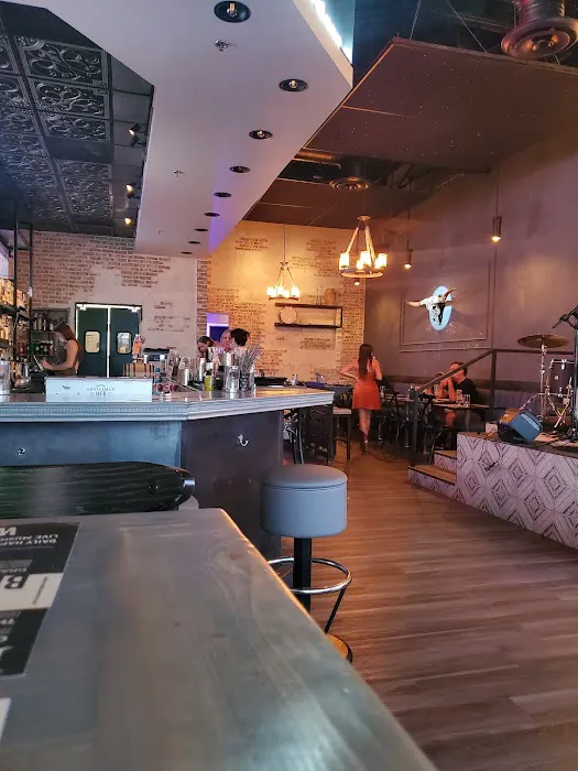 Horse & Hyde Picture 1