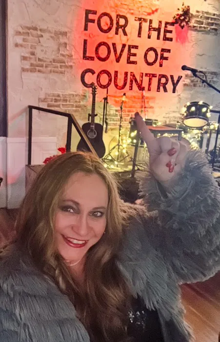 Horse & Hyde Picture 8