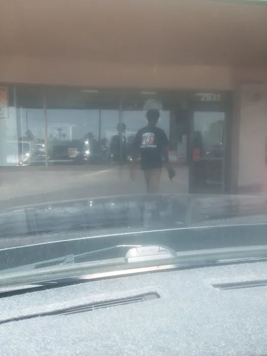 Little Caesars Pizza Picture 2