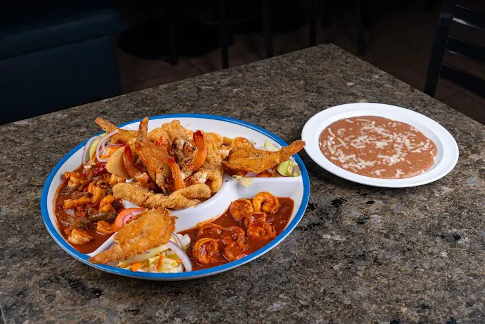 Mariscos La Phoenikera Picture 8