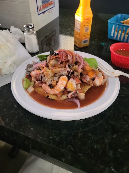 Mariscos y Mas