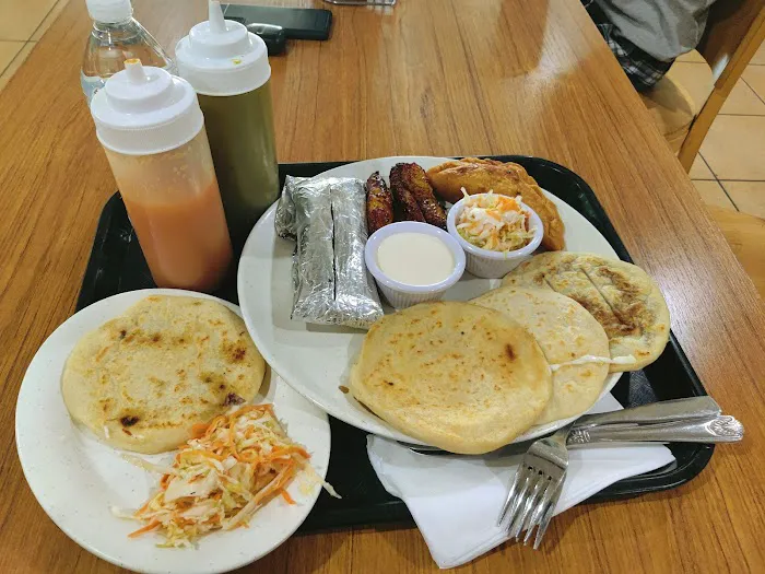 Pupusas Doña Mary Picture 10