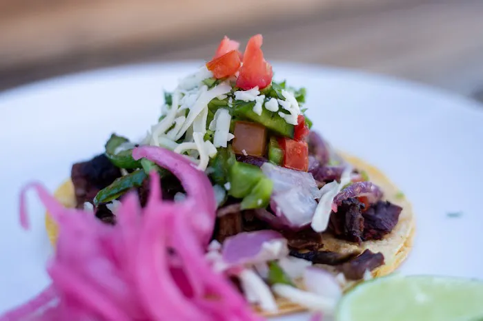 Tacos & Mas Picture 3