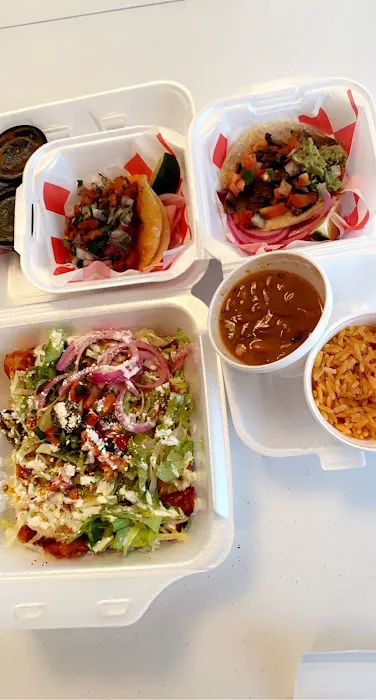 Tacos & Mas Picture 2