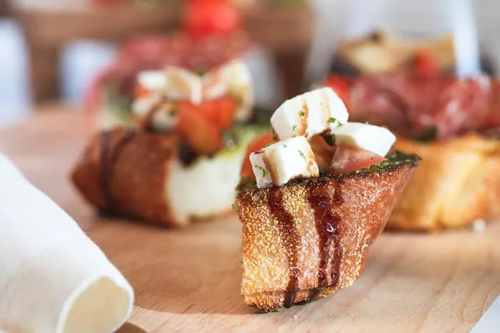 Sauce Pizza & Wine Picture 5