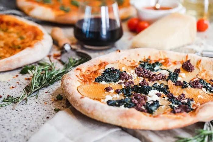 Sauce Pizza & Wine Picture 8