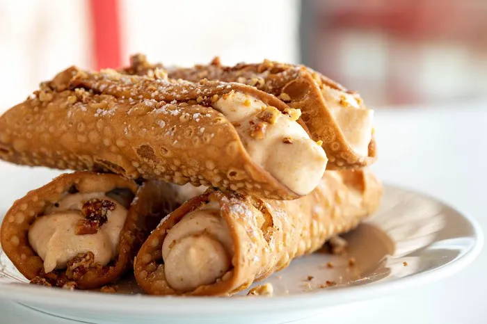 Sauce Pizza & Wine Picture 2