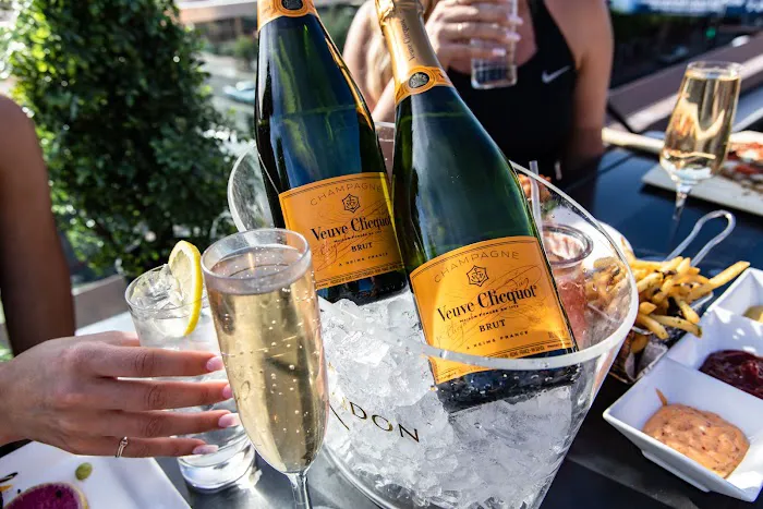 One One Bar Picture 6