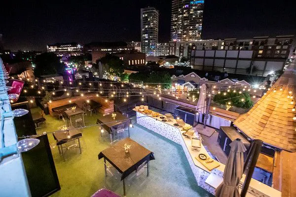 One One Bar Picture 4