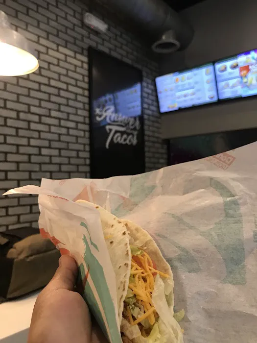 Taco Bell Cantina Picture 5