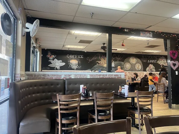 Sweet Desert Cafe Picture 7