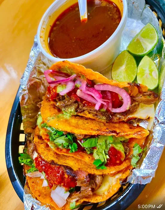 tacos y birria Obregon Picture 10
