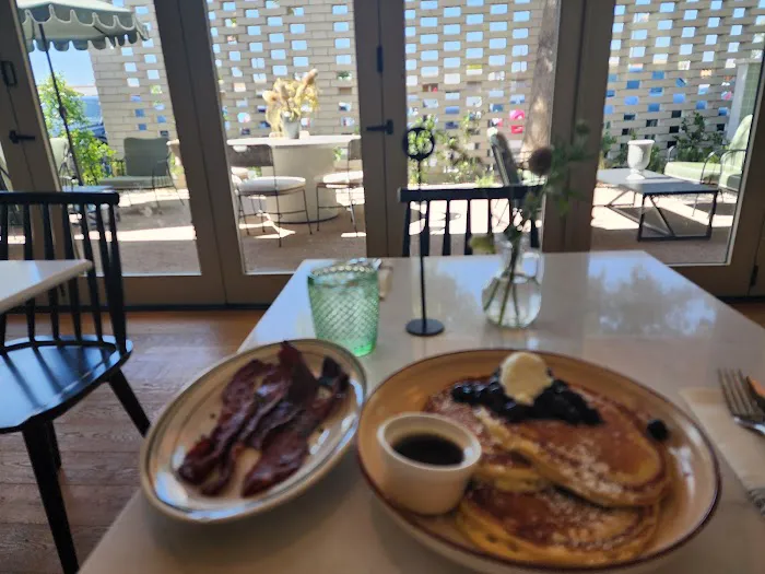 Lydia's Kitchen & Market Picture 2