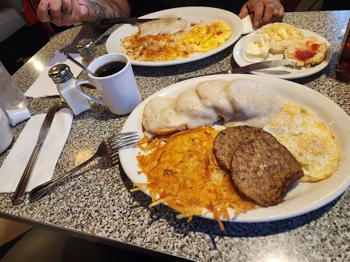 5 & Diner Picture 10