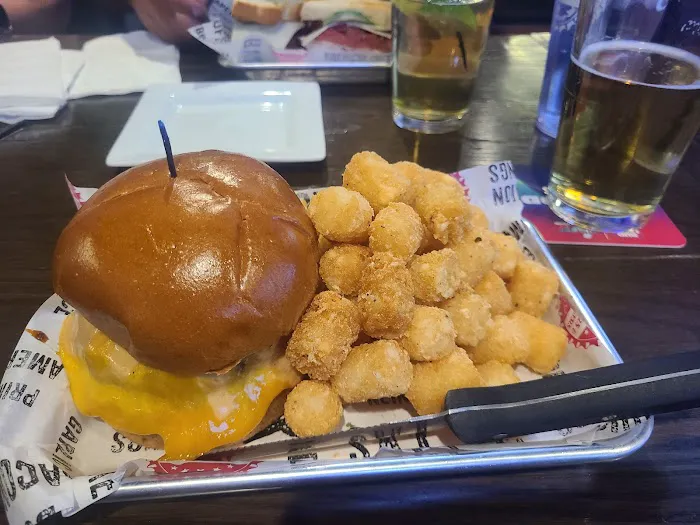 Cold Beers & Cheeseburgers Picture 3