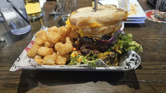 Cold Beers & Cheeseburgers Picture 2