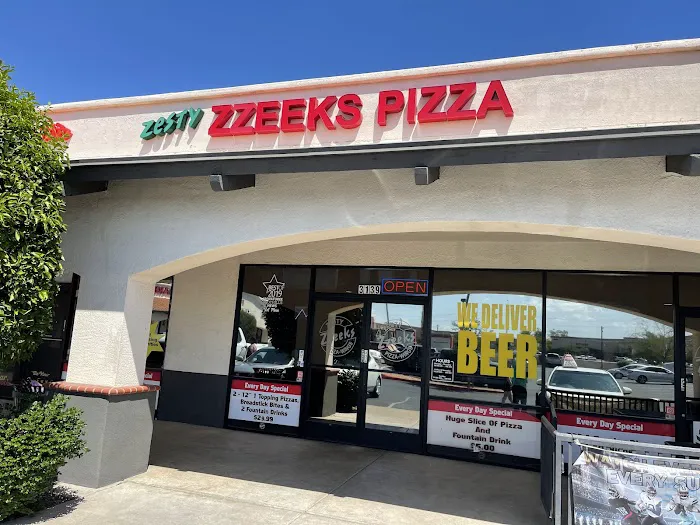 Zesty Zzeeks Pizza & Wings Picture 8