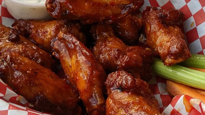 Zesty Zzeeks Pizza & Wings Picture 3