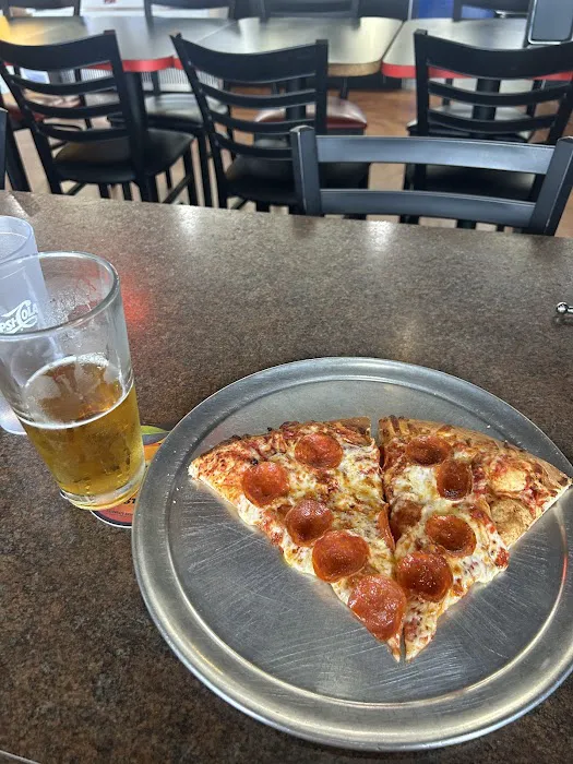 Zesty Zzeeks Pizza & Wings Picture 4