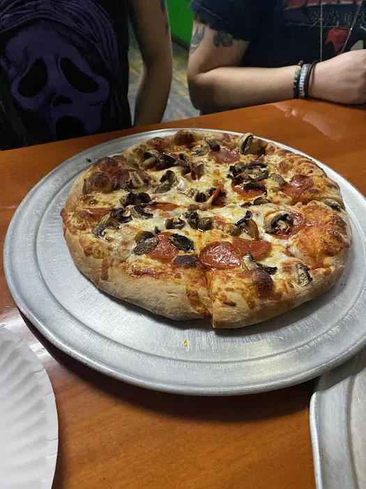 Celas's Pizza Picture 2