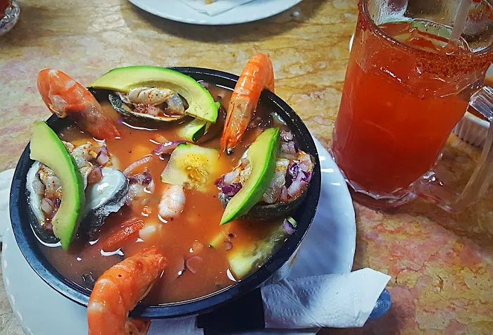 Mariscos Vuelve A La Vida Restaurant Picture 5